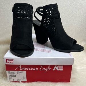 *NEW* American Eagle Women's Black Weldon Cage Block Heels